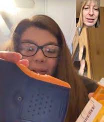 Dina Lopes's Instagram, Twitter & Facebook