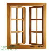 Dinding dari batang pohon kayu. Model Jendela Rumah Kayu Desain Rumah