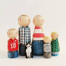 Custom Peg Family Of 6 Personalized Peg Dolls By Pegandplum Peg Dolls Doll Family Wood Peg Dolls