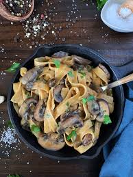 Mushroom Stroganoff In 2020 Stroganoff Clean Eating Recipes Mushroom Stroganoff