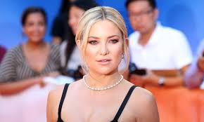 The latest kate hudson news, pictures, headlines or videos from the daily mail, mailonline and dailymail.com. Kate Hudson Stuns In New Photo With Daughter But Fans Are Divided Hello
