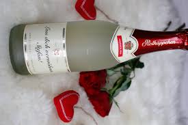 Gestalten sie ihren sekt mit eigenem etikett! Werbeartikel Sag S Mit Rotkappchen Ich Liebe Dich Gestalten Sie Ihre Eigene Sektflasche Modenabelcanto It