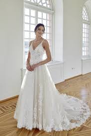 Tbdress.com bietet hohe qualität sicke applikationen spaghettiträger hochzeitskleid unter der sicke applikationen spaghettiträger hochzeitskleid. Brautkleid Mit V Ausschnitt Spitze In Ivory Pretty You