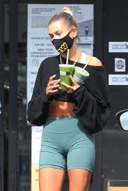 Watch as nina and i attempt to do the yoga challenge! Hailey Baldwin Beiber Cameltoe In Green Yoga Pants Taxi Driver Movie