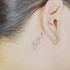 Men also get a symbol that represents their work like a razor blade, kitchen knives, spanners, scissors, music notes, etc. Initials Tattoo Behind Ear Novocom Top