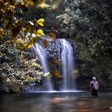 Biaya tiket masuk curug tempuran dikenai biaya cukup murah yaitu rp.3000/orang biaya parkir rp.2000/motor nb. Lokasi Dan Harga Tiket Masuk Curug Batu Blek Cisayong Tasikmalaya Wisatainfo
