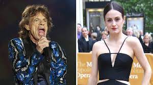 When he was 4 he met keith richards until they went into secondary schools and lost touch. Mick Jagger Ist Mit 73 Jahren Nochmal Vater Geworden