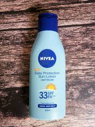 Harga lip balm nivea di indomaret mungkin berbeda dengan yang ada di alfamart, walaupun hanya selisih sedikit. Review Nivea Daily Sun Protection Spf 33 Pa Pinakio