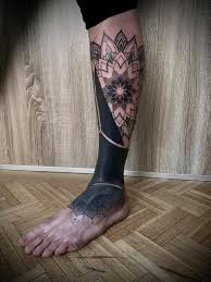 De anker tatoeage heeft de test van de tijd doorstaan en blijft een populair symbool van de oceaan. Anker Tattoo Piercing Freiburg Home Facebook