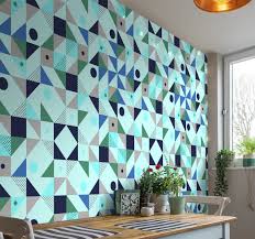 Abstrakte formen, die sich erst auf den zweiten oder dritten blick zuordnen lassen, haben eine eigene magie und lassen. Blaue Abstrakte Patchwork Tapete Tenstickers