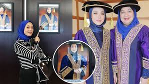 Bahagian rekod pelajar dan konvokesyen uitm. Ahli Lembaga Pengarah Termuda Uitm Penampilan Vivy Yusof Pada Konvokesyen Uitm Curi Tumpuan Nona