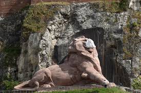 Lion de belfort en 1920. Covid 19 Le Lion De Belfort A Aussi Coiffe Son Masque Le Trois