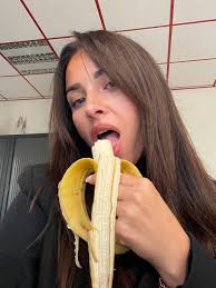 Don't forget to eat your banana. 😘🍌