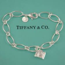 Free delivery above rm99 cash on delivery 30 days free return. Nike Marathon Tiffany Necklace 2013 Tiffany Tiffany Jewelry Box Tiffany And Co Necklace Necklace Price