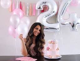 Pinterest Birthday Themes For Women Pin De Itskiraababe Em Birthday Girl Aniversario Ideias Para Ensaio Fotografico Festa