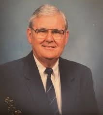 Julie Dills's Instagram, Twitter & Facebook