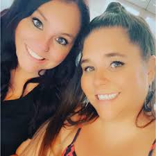 Heather Harford's Instagram, Twitter & Facebook