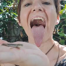 Flash sale to celebrate your favourite lizard lady's first million view  reel! See you there! #longtongue #lizardtongue #millionviews  #tonguecommunity #tonguecommunity #tonguelovers #tongueout