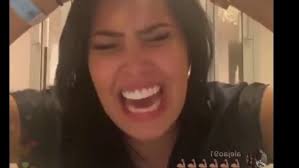 Ana del Castillo manda comer CATAPILAS de Verg@ al maestro Ivan Villazon