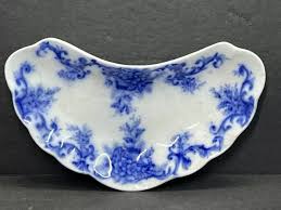 VINTAGE ROYAL SEMI Porcelain England R&N Martha Flow Blue Crescent Bone  Dish $12.99
