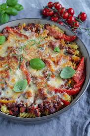 Italienischer Nudelauflauf Lebensmittel Essen Nudelauflauf Nudelgerichte