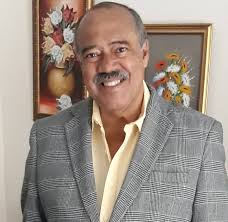 Hoy informamos la partida de un excompañero del Don Bosco, de promociones  anteriores, el Dr. Guarionex Brache, otra lamentable partida a destiempo,  por lo cual nos solidarizamos con sus Familiares, es especial