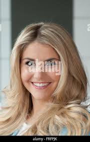 La chanteuse suisse Joseph Egli présente à Berlin, Allemagne, 21 mars 2016.  Egli's new album, intitulé 'Im Augenblick', sortira le 08 avril. Photo :  KLAUS-DIETMAR GABBERT/dpa Photo Stock