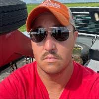 Kenny Hale's Instagram, Twitter & Facebook