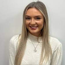 Lisa Blauvelt's Instagram, Twitter & Facebook