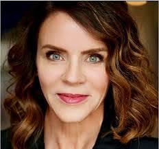 Mark Larrabee's Instagram, Twitter & Facebook