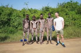 Il berner sport club young boys, meglio noto come young boys, è una società polisportiva svizzera con sede nella città di berna, meglio nota per la sua sezione calcistica, che milita nella super league, la massima divisione del campionato svizzero di calcio. Young Boys On The Road Posing For Photos Sevenseas Media