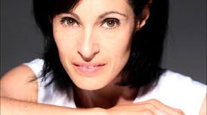 Aos 16 anos, entrou para o ballet de l'opéra national de paris, e foi nomeado étoile. Biography Of Marie Claude Pietragalla