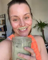 Morning peeps..have an awesome healthy day! Add protein drink mix to your  shake. It will enhance the taste , make it more filling and creamier and  help you achieve faster results .