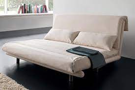 The thick foam cushion and birch slats provide outstanding comfort, while a simple mechanism makes the transition effortless. Das Schlafsofa Multy Von Ligne Roset Ist Fur Den Dauereinsatz Als Bett Unschlagbar Zeitlose Legere Optik Hochwertige Verarbeitung M Schlafsofa Sofa Schlafen