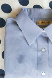 Festgetretene schokolade lässt sich übrigens sehr gut mit einem messer aus teppichen herauskratzen, wenn etwa eine halbe stunde lang ein kühlakku auf dem fleck gelegen hat. Fettflecken Entfernen Tipps Und Tricks Die Jede Hausfrau Wissen Sollte Fettflecken Entfernen Kleidung Fettflecken Entfernen Fettflecken