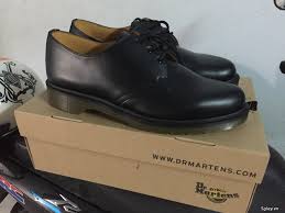 Hoàng văn phúc (born 1964) is a vietnamese former footballer who is currently the interim manager of v.league 1 side hà nội. Dr Martens 1461 Chinh Hang Hoang Phuc 5giay