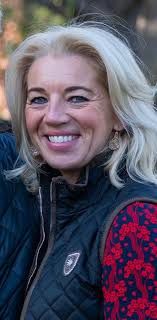 Congratulations to Martina Curtin of Irish Cultural Centre + Mná Mheiriceá,  named 2024 Community Champion by The Irish Echo newspaper for "living up to  the best traditions of the American Irish." The