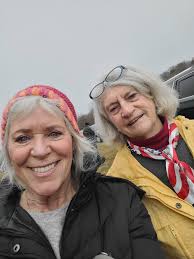 A couple of Saratoga Ladies helping out picking up Wreaths today.