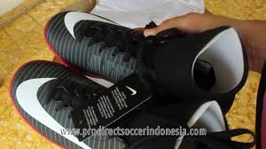 Pin Di Sepatu Futsal Nike