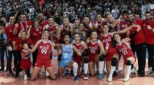 Ein gericht in #diyarbakır entscheidet, dass eine mutter ihren sohn im gefängnis 6 monate nicht mehr sehen darf. Volleyball Em Der Frauen Turkei Nach Sieg Gegen Polen Im Finale Nex24 News