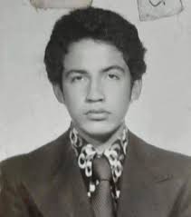 Soy maestro de preparatoria y en un examen les puse una pregunta de regalo  a los chavos donde les dije que pusieran 3 rolas; voy revisando y me topo a  este morrillo: