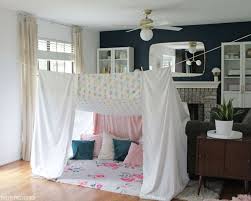 How To Make An Amazing Blanket Fort Living Room Fort Blanket Fort Indoor Tents