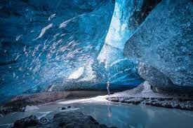 Невероятная пещера ледника в Исландии