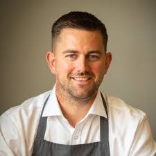 Earlene Flanigan's Instagram, Twitter & Facebook