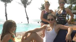 Hasil gambar untuk wulan guritno seksi bikini