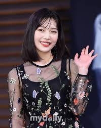 Jujur potong rambut pertama kali. Inspirasi Rambut Pendek Ala Idol Korea Ini Bikin Semua Orang Salah Tebak Umur Kamu Yukepo Com