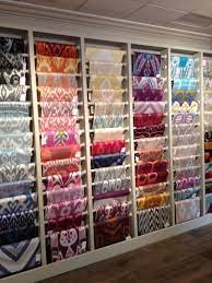 Is This A Practical Way To Display Scarves In Stores Visual Merchandising Fabric Store Displays Fabric Store Design Fabric Shop Display
