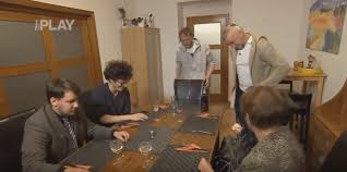 Má rodiče a sestru, ale žije sám v bytě 2+1 v centru prahy (se slepicí babišem). Legendarni Prostreno Se Silencem Karlem Ma Na Svedomi Kazma Tady Jsou Dukazy Czechmag