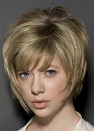 стрижка боб градуированный боб каре с пышным затылком и удлинением к лицу Chem Otlichaetsya Kare Bob Ot Graduirovannogo Kare Polnyj Gid Po Vsem Vidam Strizhki Bob Osobennosti I Chem Otlichayutsya Drug Ot Druga Krasivye Pricheski