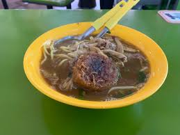 Warong Pak Sapari: Authentic Mee Soto with super sedap broth at Adam Road  Food Centre